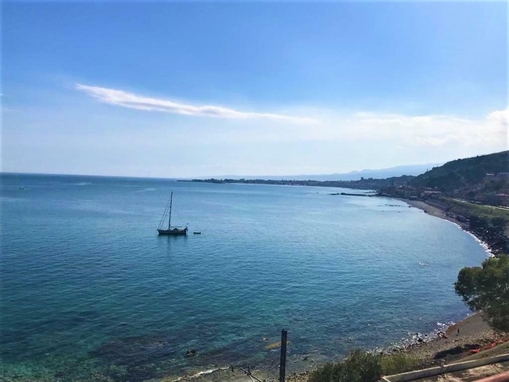La Baia Dei Delfini Apartment Taormina Exterior photo